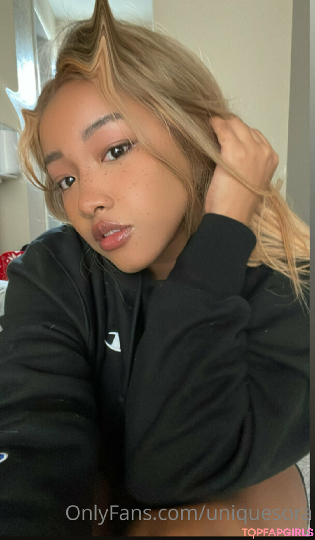 ストラップオンオンリーファンズ 美しいポルノ 写真