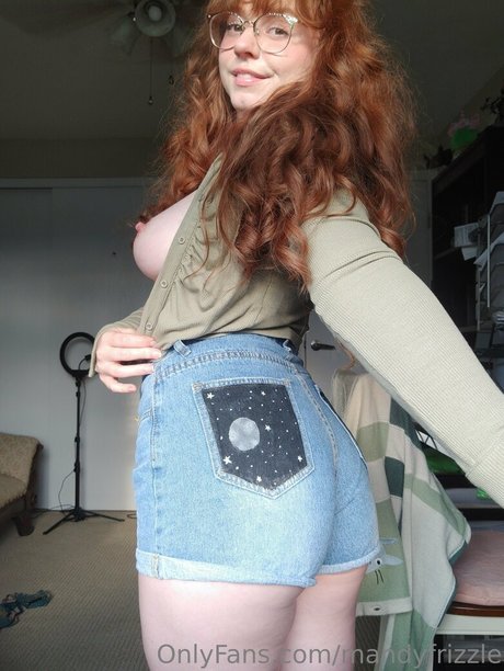 MandyFrizzle top profile image