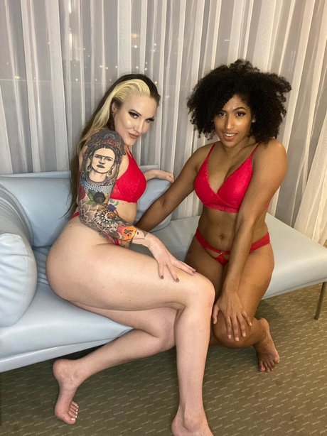 Marti Belle ポルノスター セックス ギャラリー