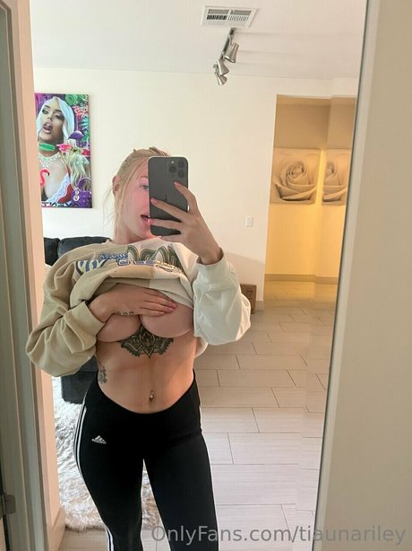 Tiauna Riley 高品質のポルノスター 写真