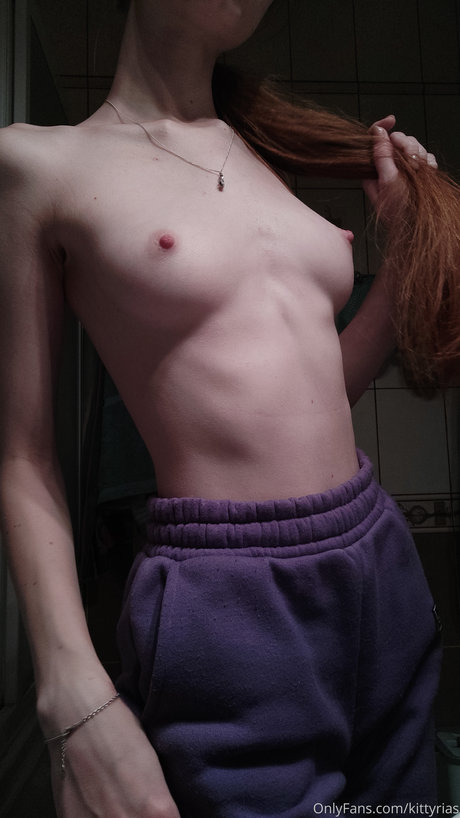 kittyrias セックス女優 画像