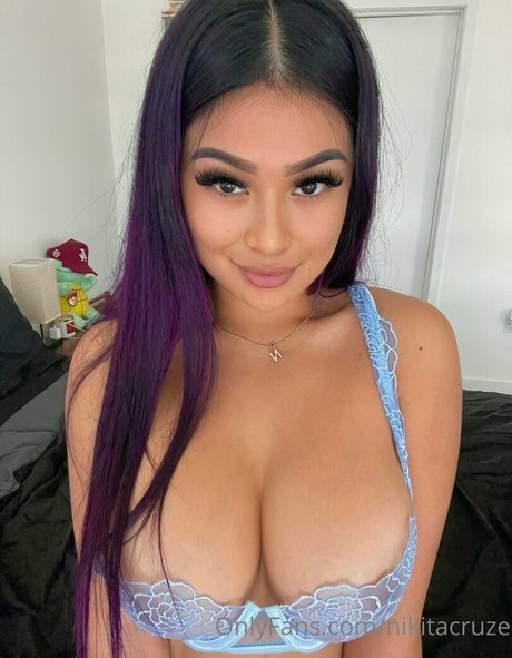 Nikita Kim モデル ギャラリー