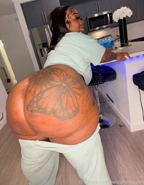 therealfyebottom スターセックス 画像