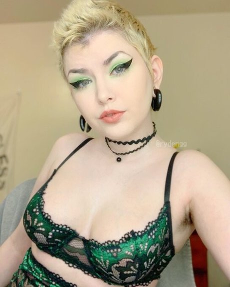 Ryden Armani 美しいモデル 画像