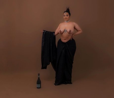 Rakhi Gill 高品質モデル 写真