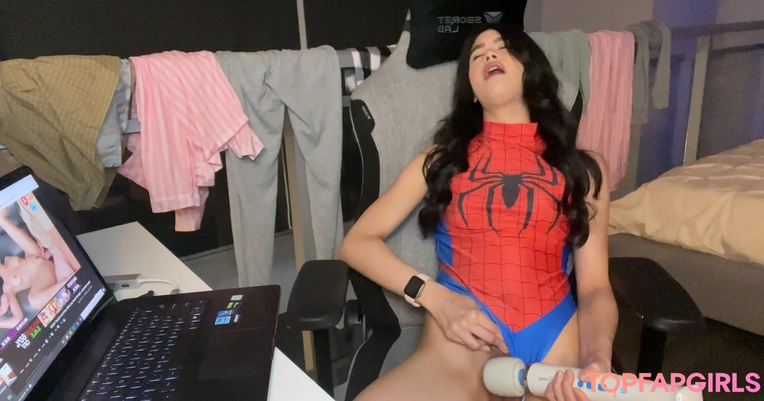 エボニーカムオンリーファンズ 限定 写真