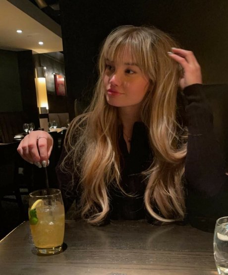 CyberAlina 完璧な女優 画像