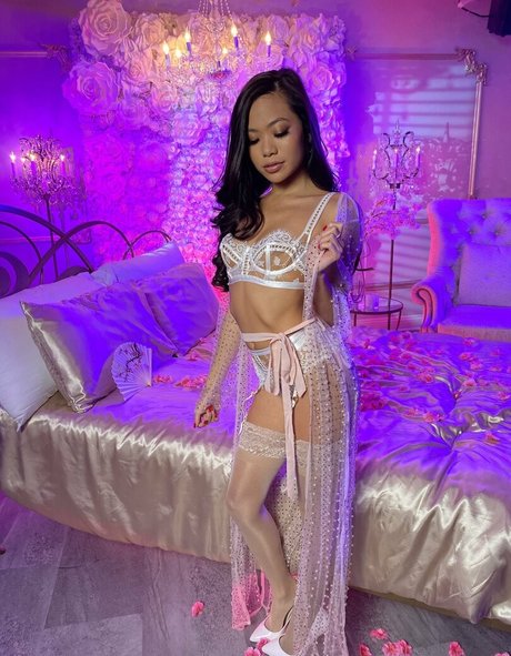 Vina Sky セックスモデル ギャラリー