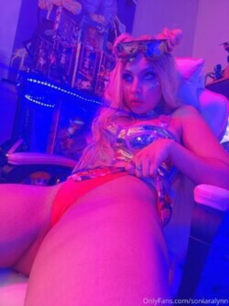 Soni Aralynn ポルノスター セックス ギャラリー