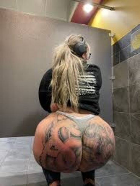 Miss Thick N Tatted ポルノスター アート 画像