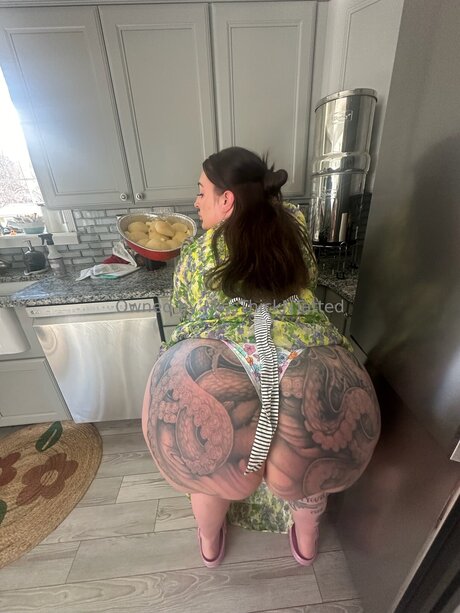 Miss Thick N Tatted 完璧なポルノスター 写真