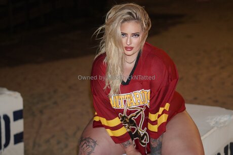 Miss Thick N Tatted 独占スター 画像
