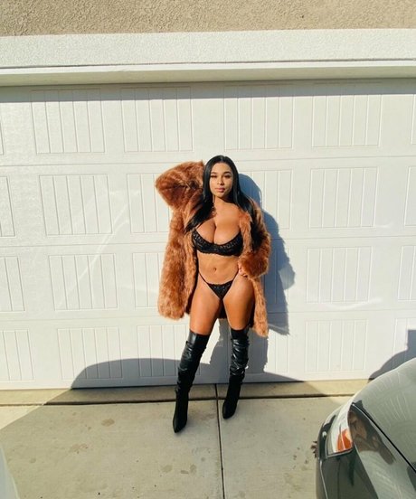 Thebae Breanna スター ヌード 写真