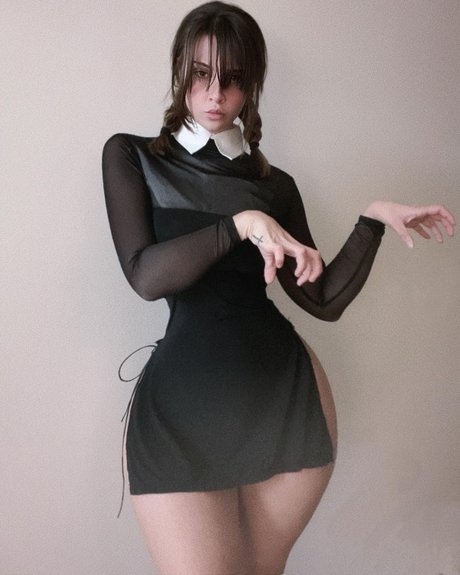 sunnyrayxo 裸のスター 写真
