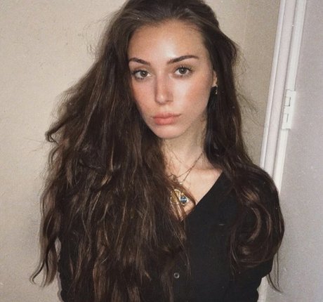 bxbbymaya 裸の女優 写真
