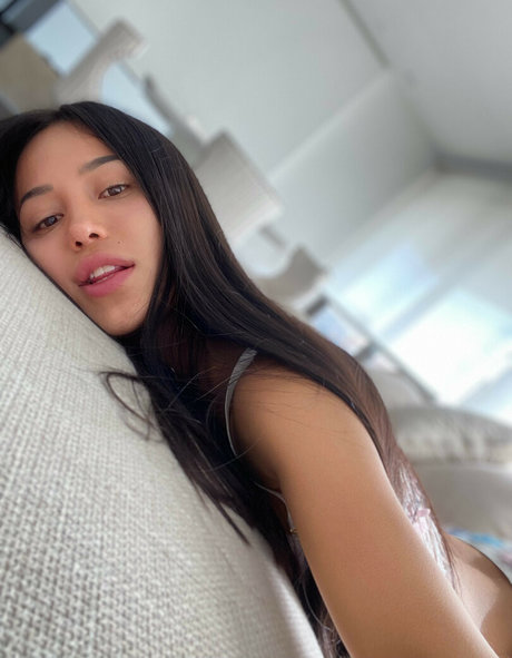 Emily Ortiz セクシーなポルノスター 写真