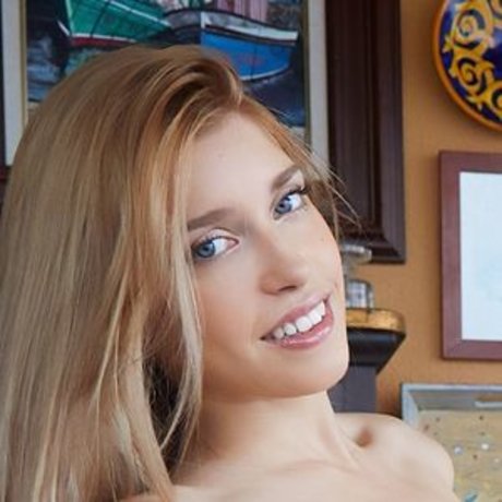 Freya Mayer ポルノスター トップ 画像