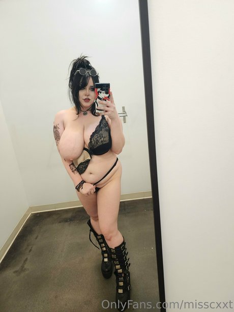 BBW パウグ オンリーファンズ 無料裸 写真