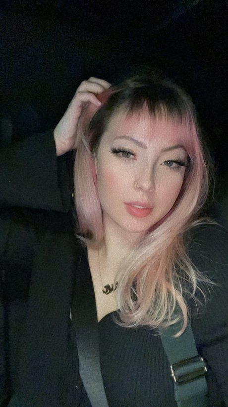 Woe Alexandra ポルノスター セクシー 写真