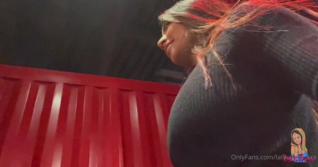Latika Jha トップ女優 写真