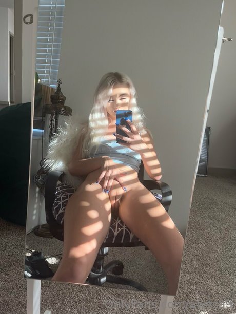 ダブル手コキ OnlyFans アートヌード 写真