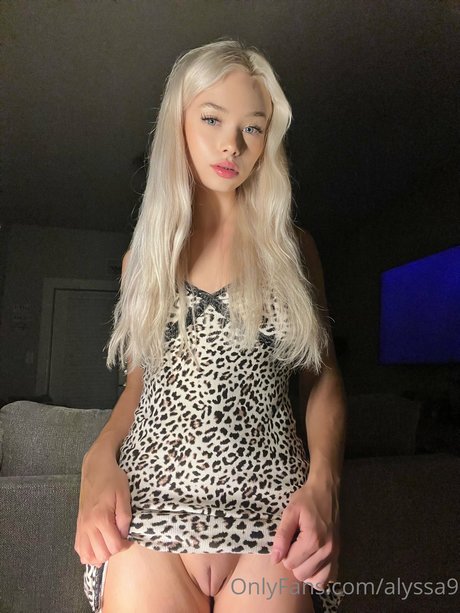 小さなお尻のOnlyFans ホット 写真