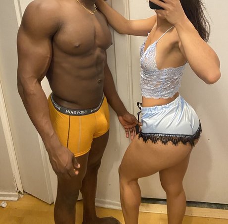 アナルプリンセスオンリーファンズ ポルノグラフィック 写真