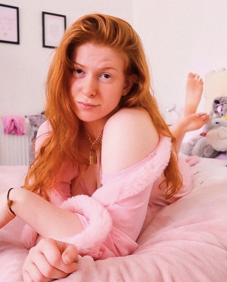 Imogen Lucie ポルノモデル 画像