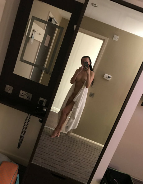 Sophia Smith 無料モデル 写真
