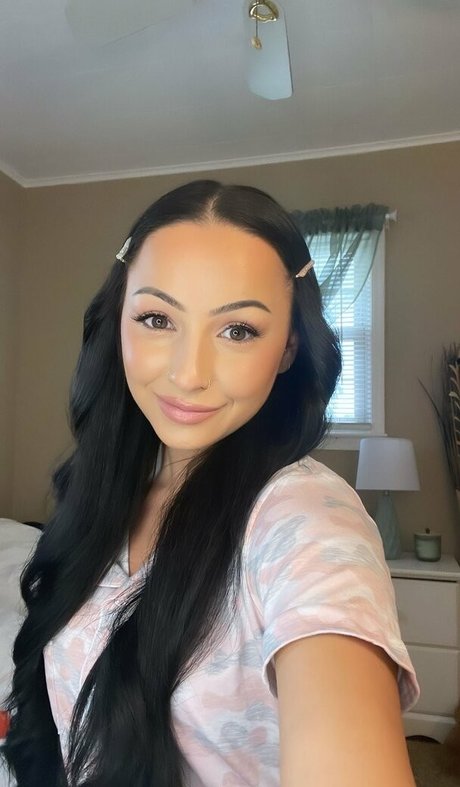 Kat Corrao XXXモデル 画像