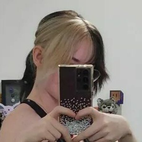 DeadlyKitten s Kofi ポルノモデル 写真