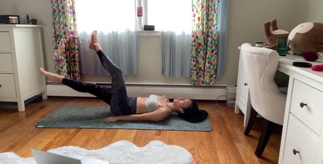 ehmbies ポルノスター 写真