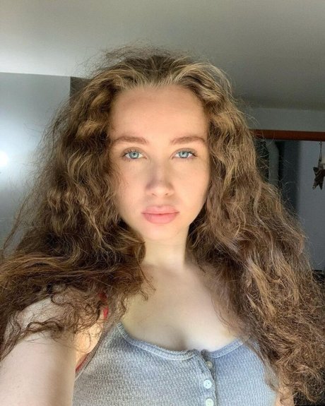 Alyssa Cleversey 美しいポルノスター 画像