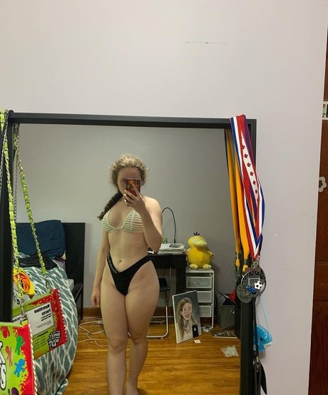 Alyssa Cleversey xxx女優 写真