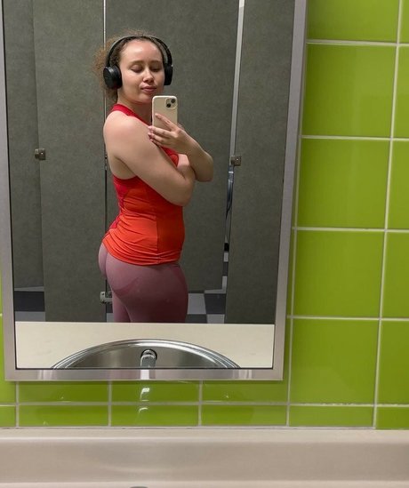 Alyssa Cleversey エロティックモデル アーカイブ