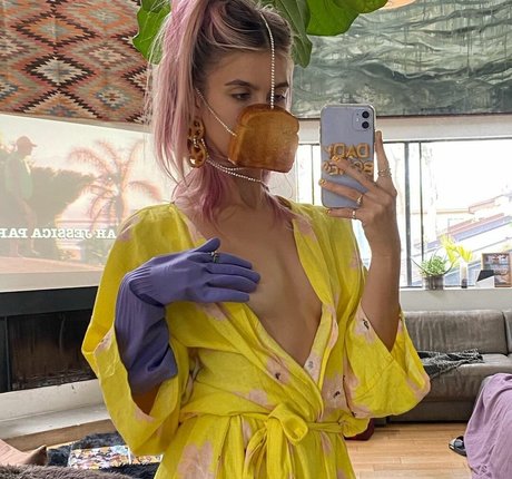 Lola Abbey 裸のスター 写真