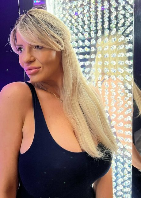 Tori Hendricks 素敵なスター 写真