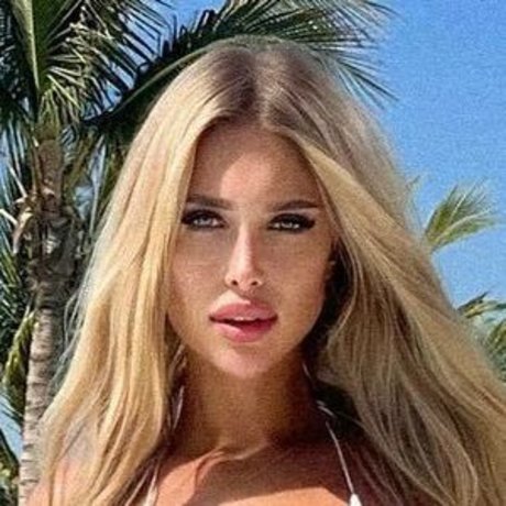 sandrabieniek ヌードスター 写真