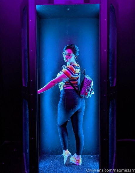 naomistarr ヌードスター 写真