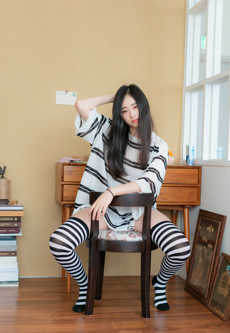 bambi jesuis ポルノスター アダルト 写真