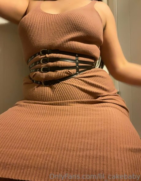 lil cakebaby ポルノスター 裸 画像