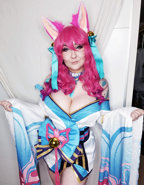 wzuia アダルトスター 写真