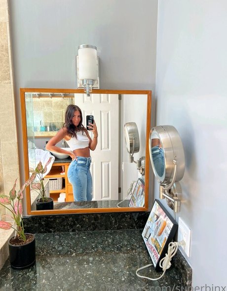 Superbinx セックススター 写真