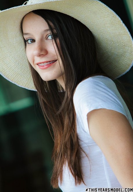 Rilee Marks かわいいポルノスター 画像