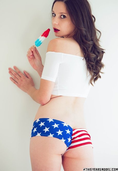 Rilee Marks セクシーモデル 写真