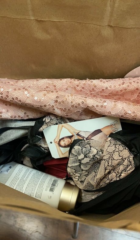 misshoneycatt セクシー女優 写真