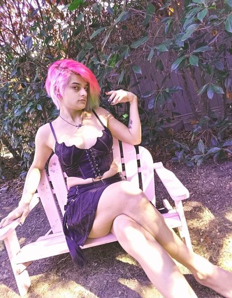 glowyhole アダルト女優 画像