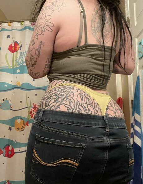 女王様オンリーファンズ 裸 写真
