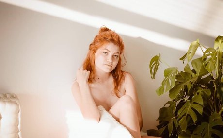 Ellora Haonne アートスター ギャラリー