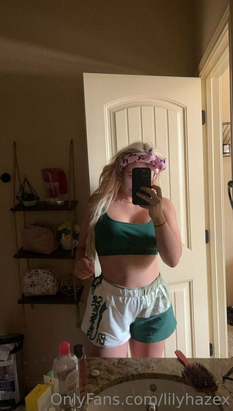 lilyhazex top profile image